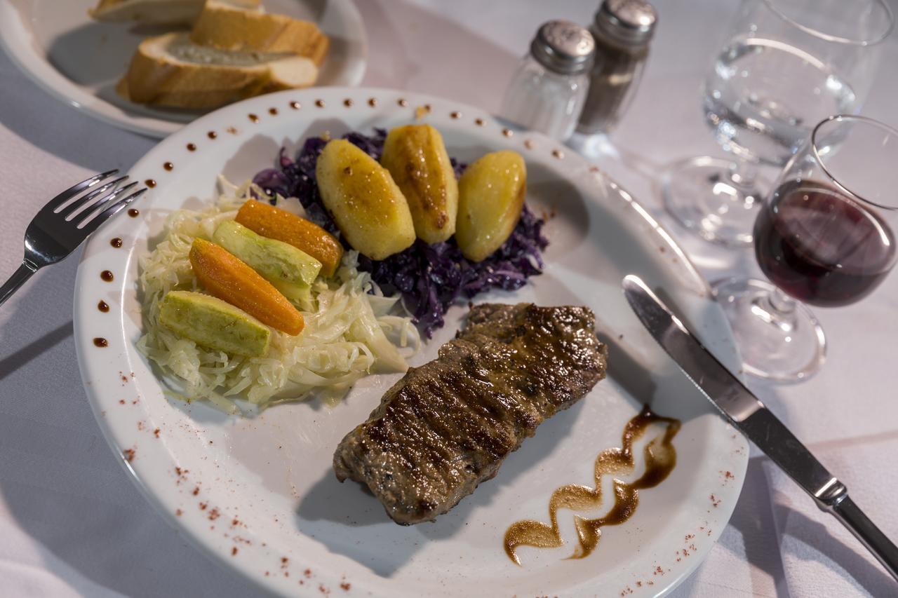 Hari Club Beach Resort Aghīr Екстериор снимка